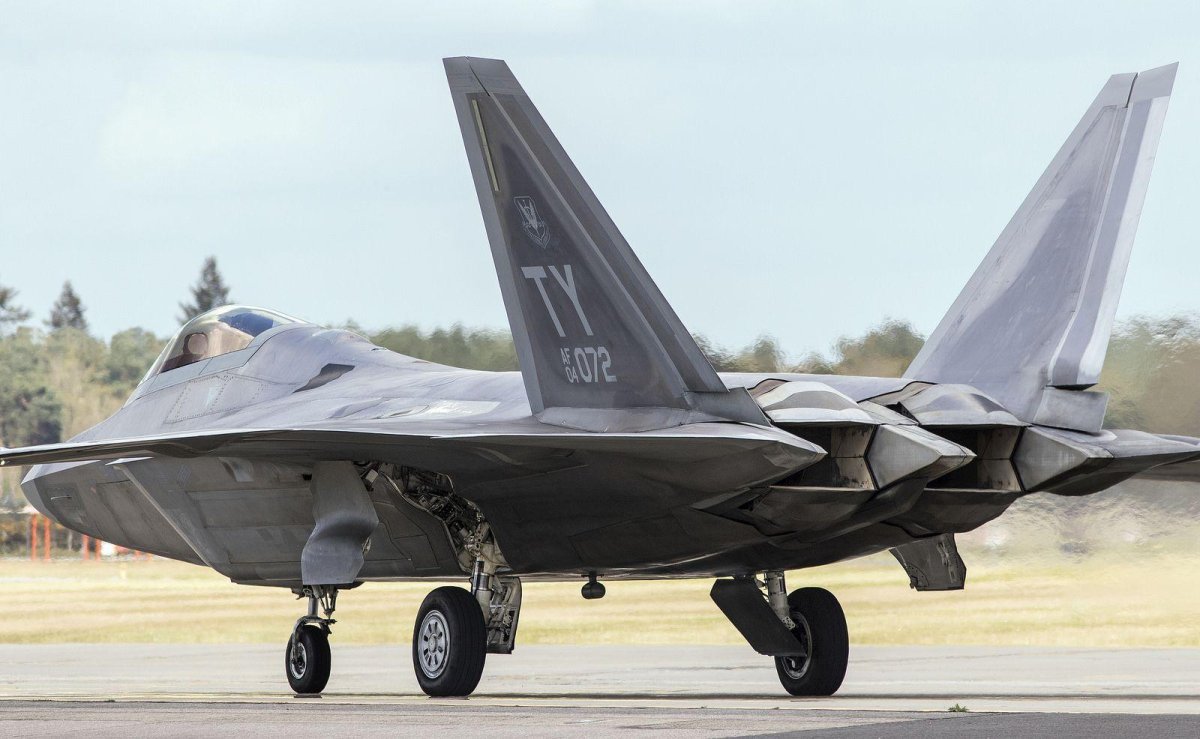 Самолет f-22a "Raptor"