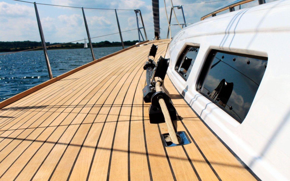 Тиковая палуба яхты