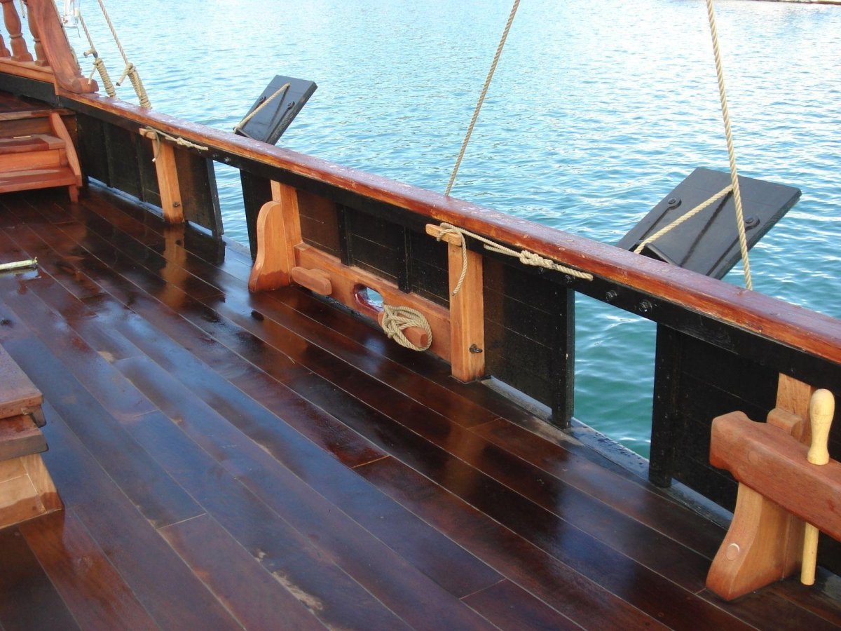 Борт деревянного корабля