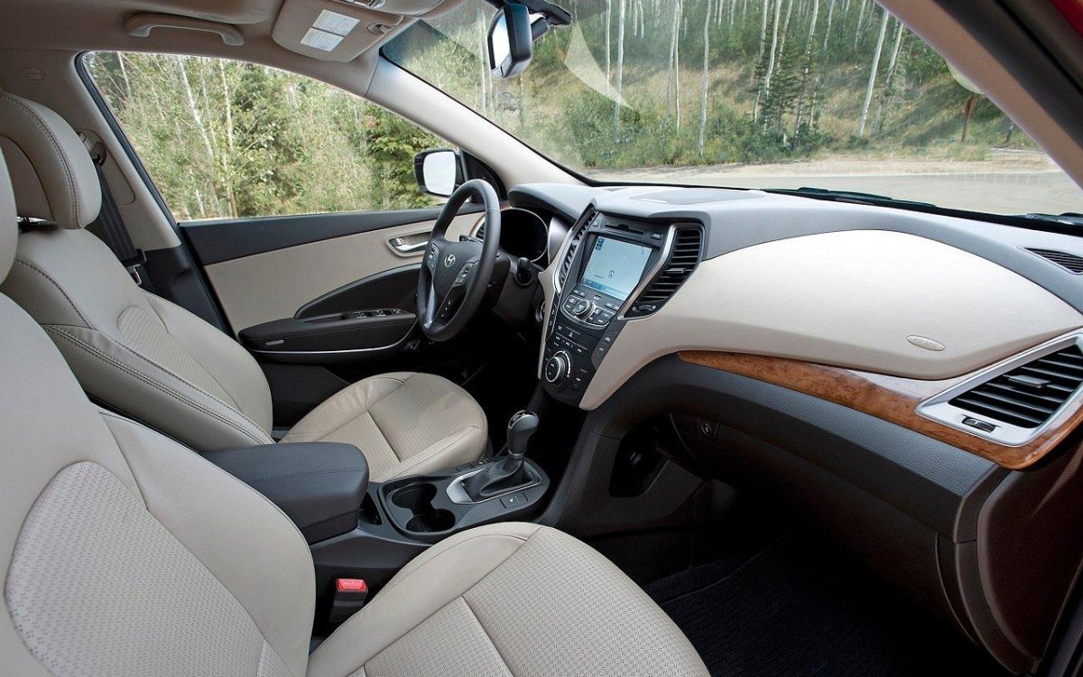 Hyundai Santa Fe 2014 Interior