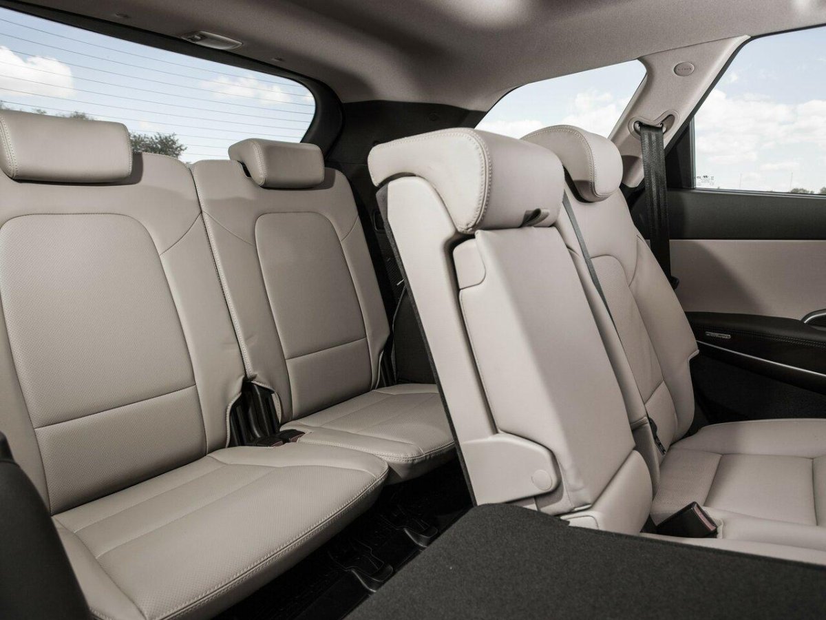 Hyundai Grand Santa Fe 7 местный