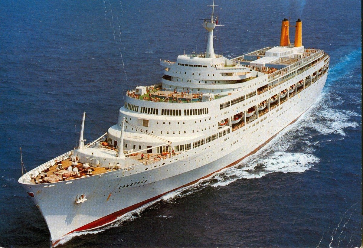 Лайнер Канберра