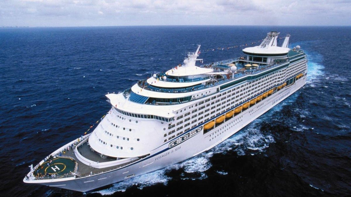 Лайнер Voyager of the Seas