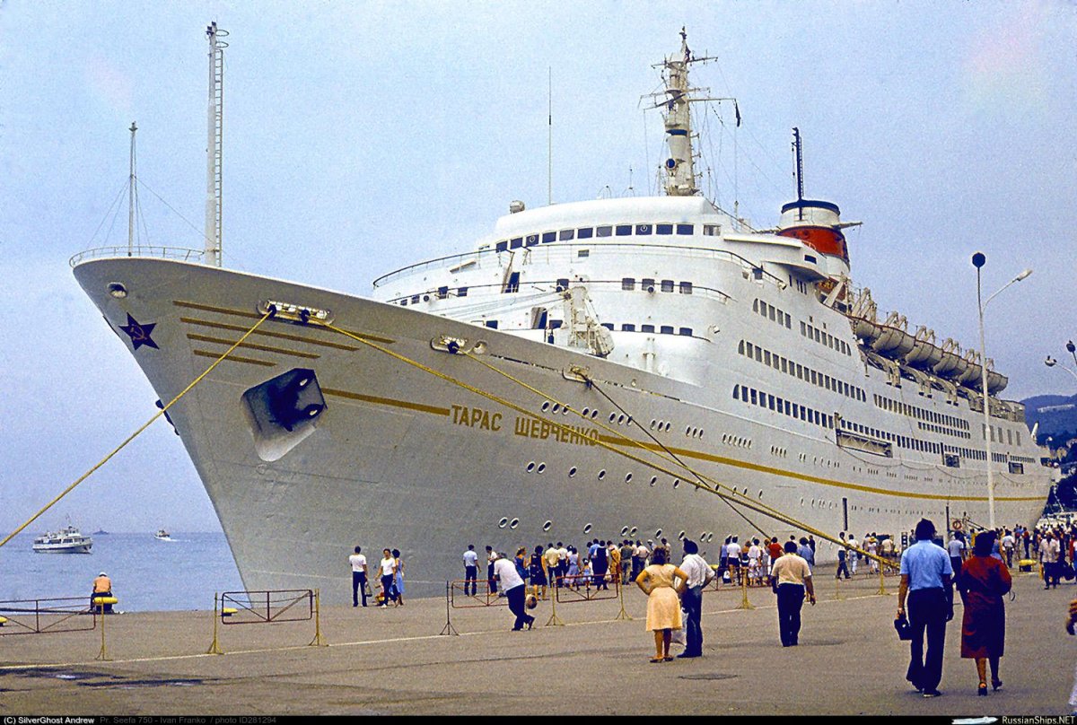 Теплоход Тарас Шевченко