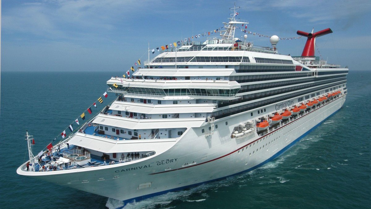 Корабль круизный лайнер