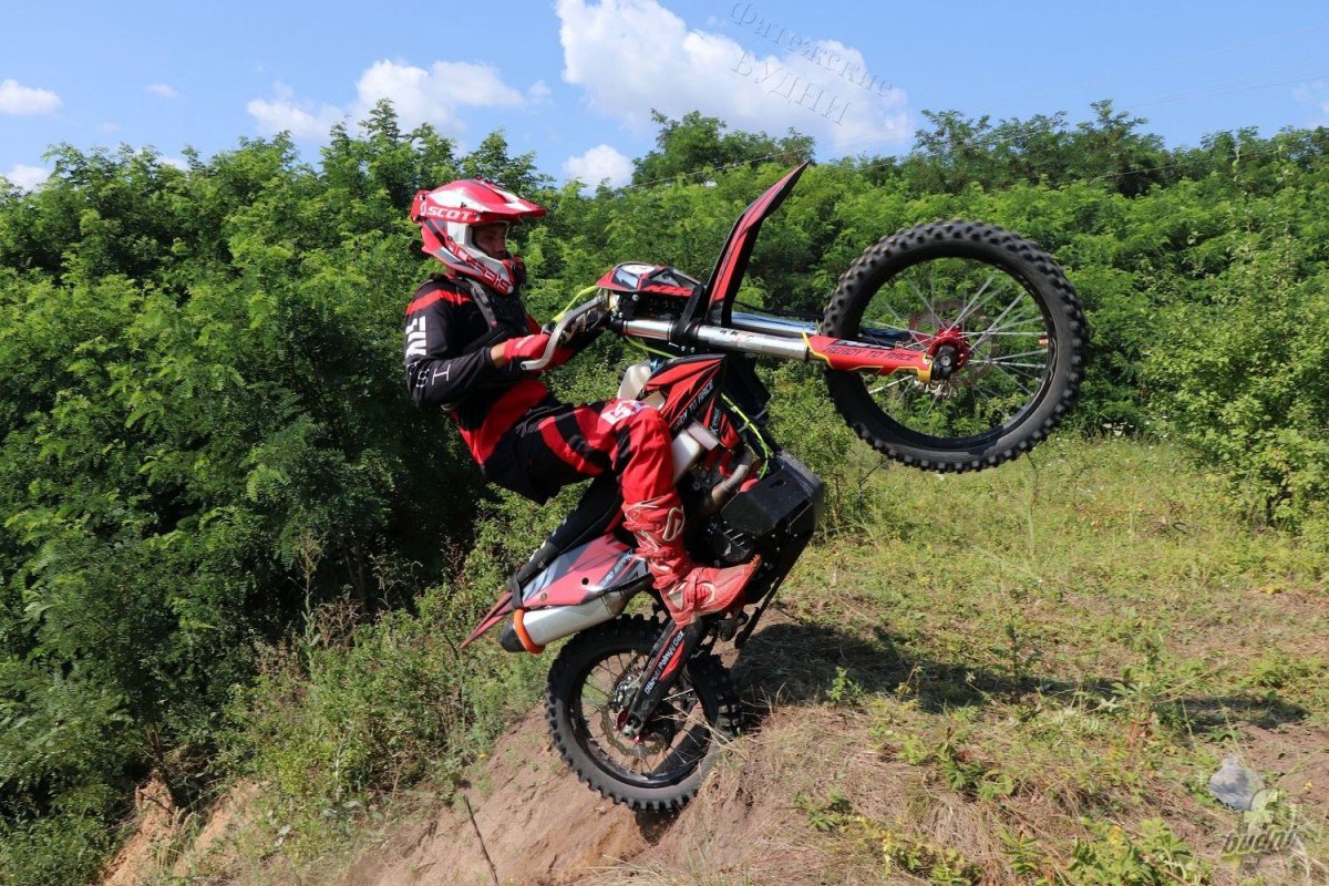 Эндуро и кросс отличия