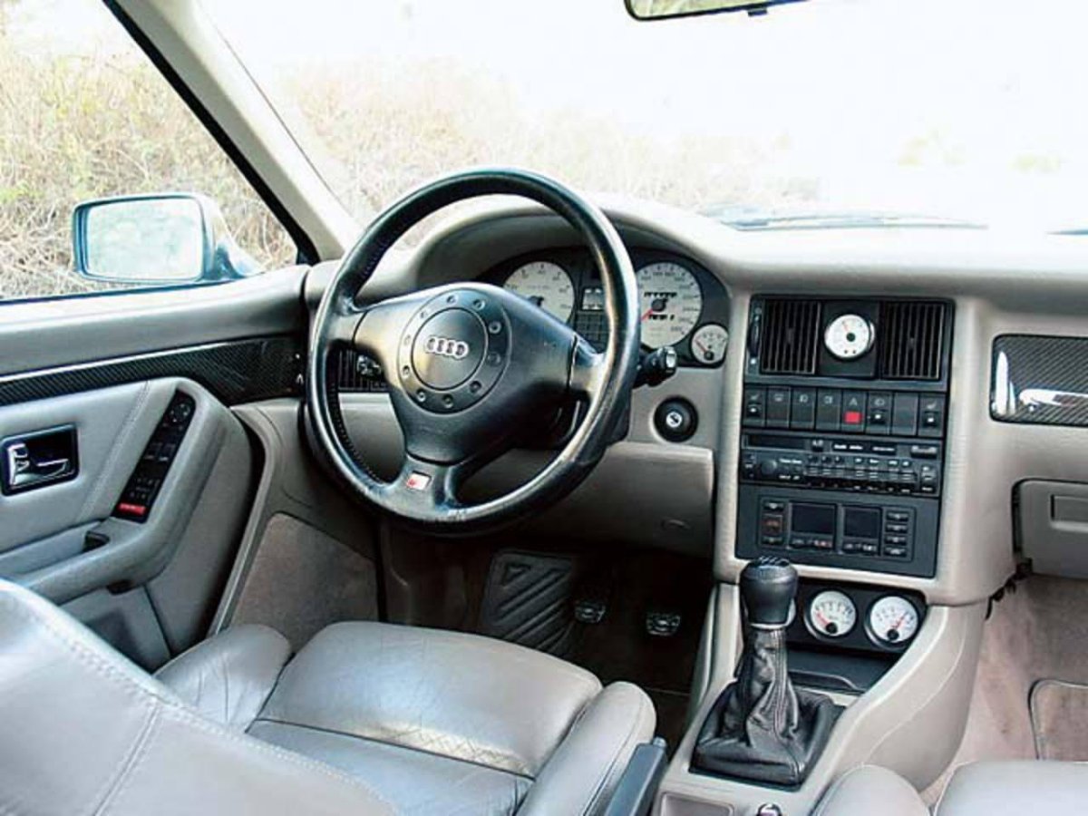 Audi 80 Interior
