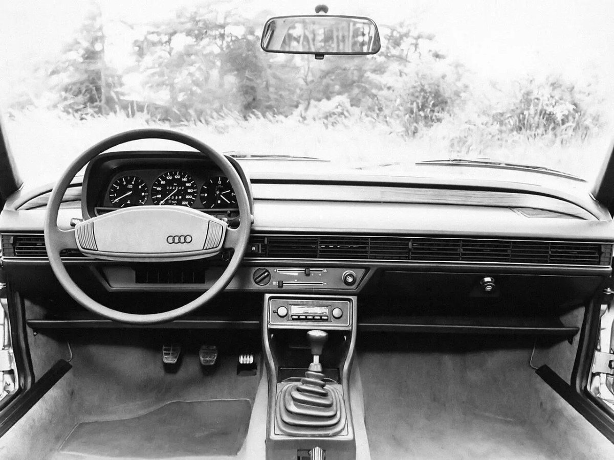 Audi 100 c2