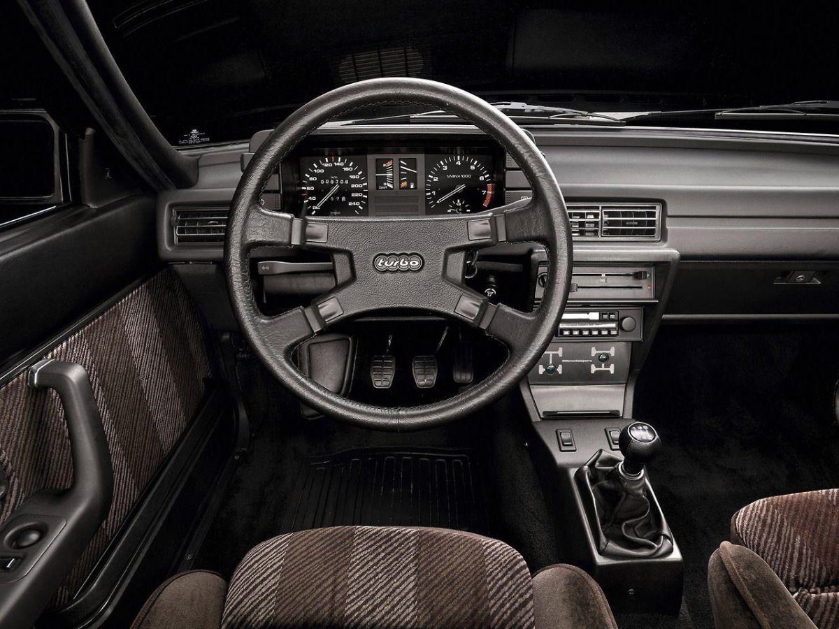 Audi 80 quattro салон