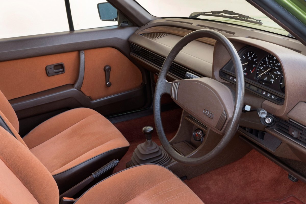 Audi 100 c2
