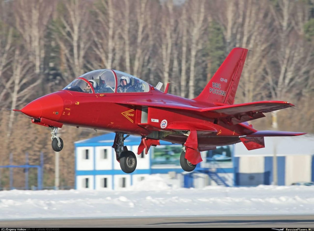 Ср-10 учебно-тренировочный реактивный самолет