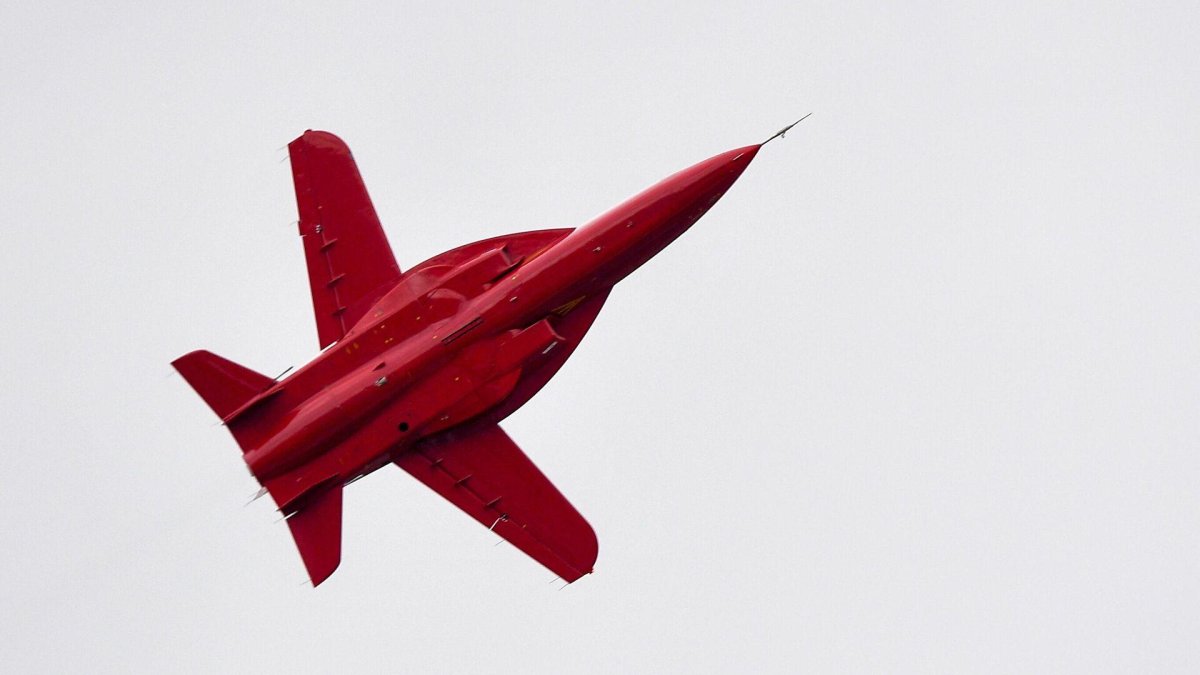 Самолет с обратной стреловидностью крыла ср-10