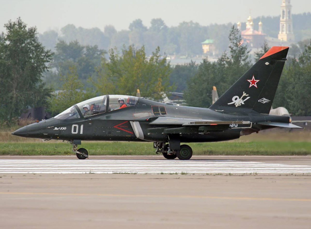 Учебно-боевой самолет як-130