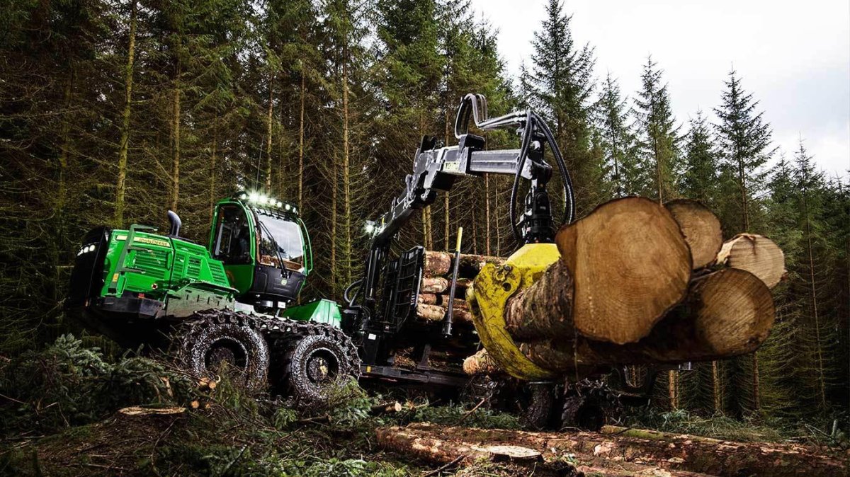 Форвардер John Deere 1510g