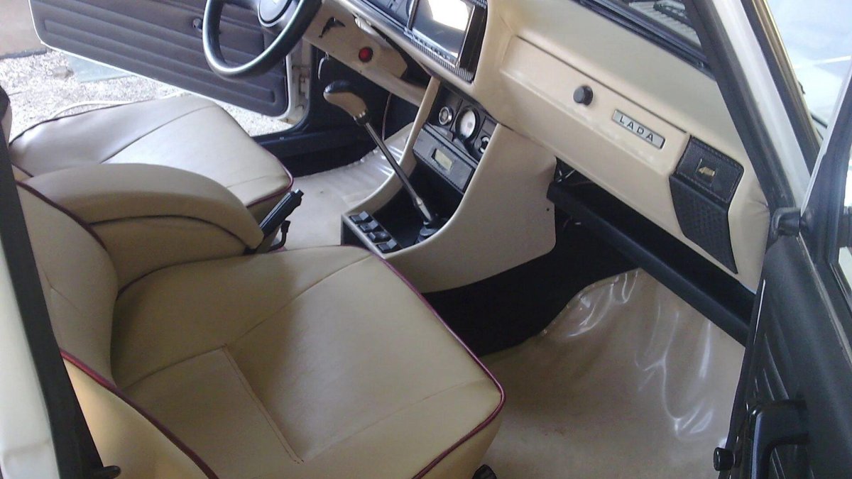 Бежевый салон ВАЗ 2107