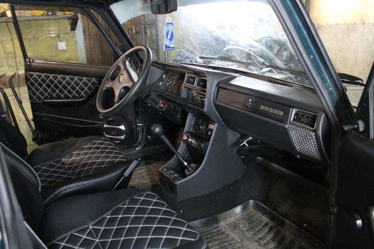 Салон АМГ на ВАЗ 2107