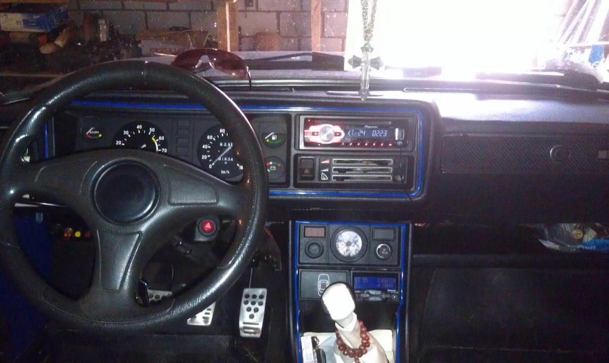ВАЗ 2107 2005 салон