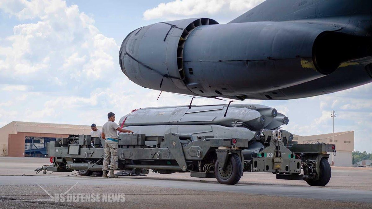 B-52 С ракетами AGM-86