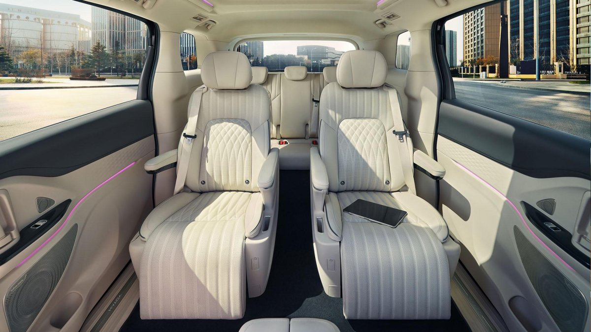 Китайский минивэн 2022 voyah Dreamer