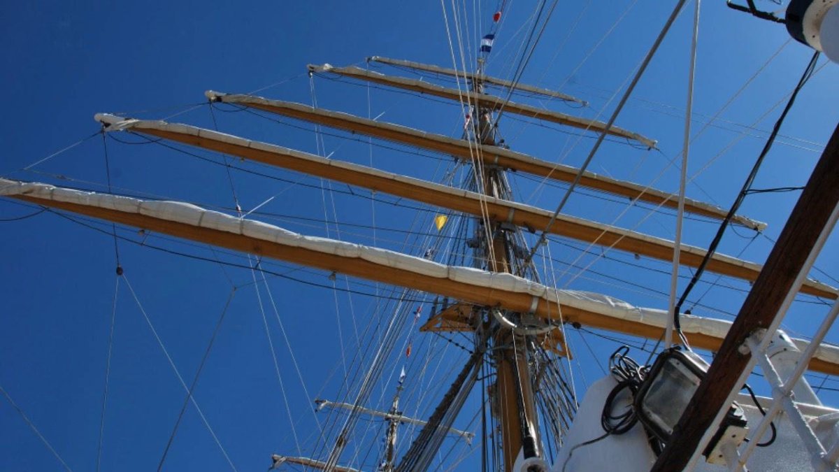 Мачта парусника