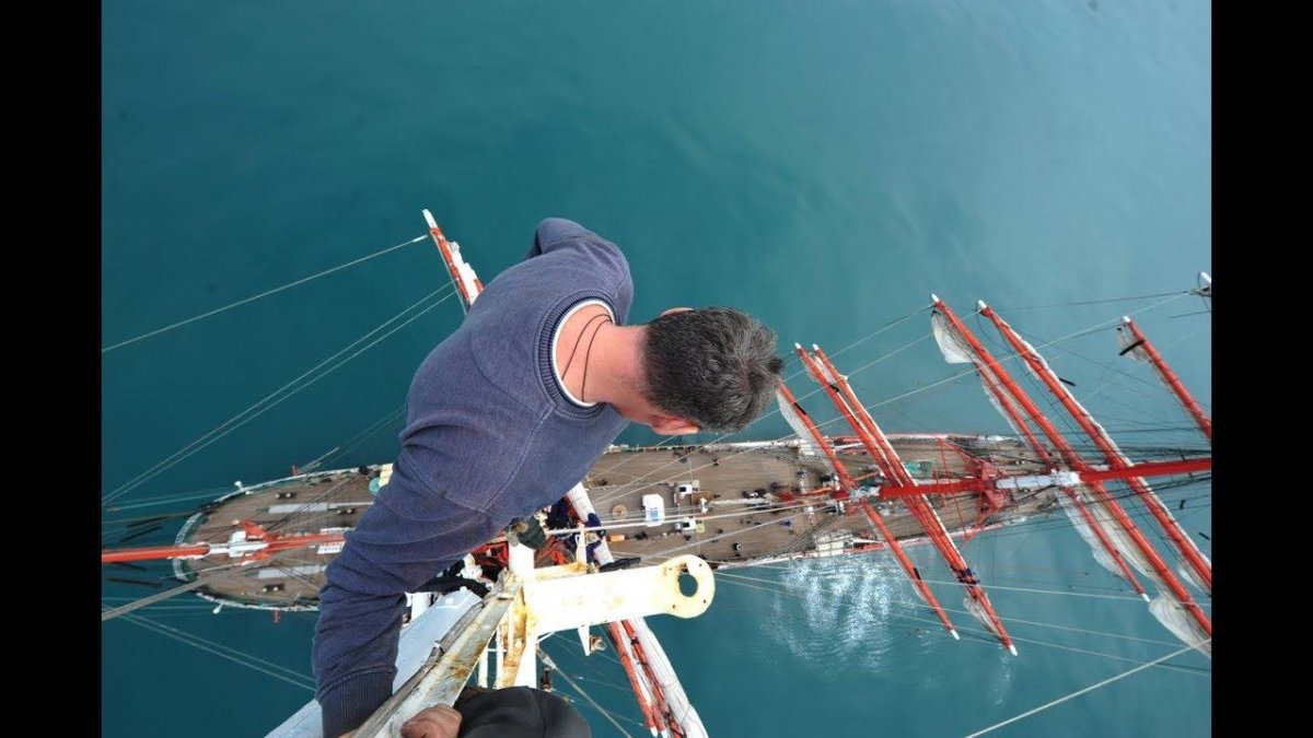 Аврал Седов