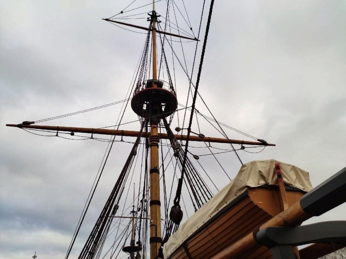 Марсовая площадка парусника