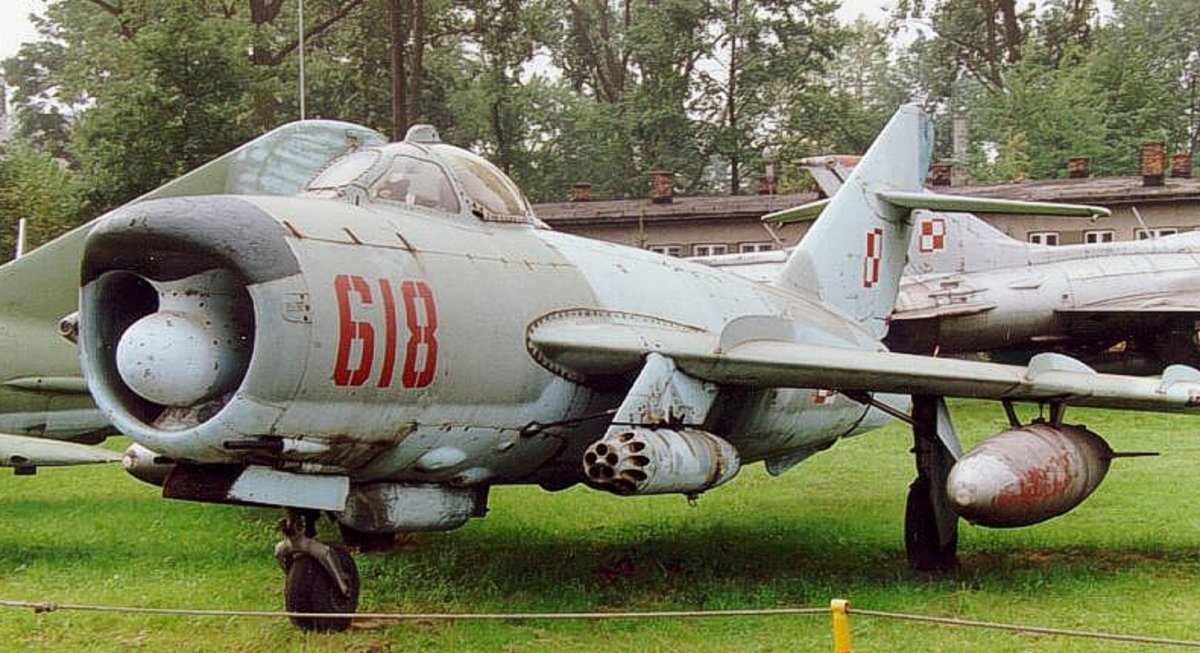 Самолёт миг-17пф