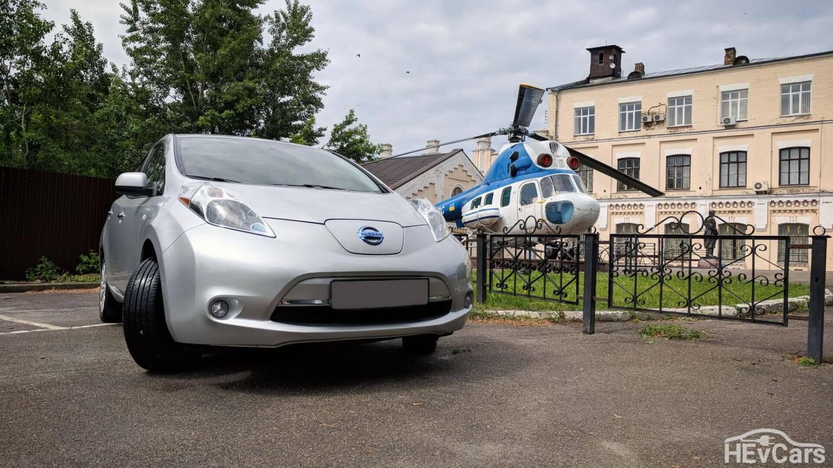 Nissan Leaf 1 поколение