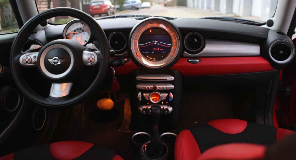 Мини Купер и Лифан Смайли