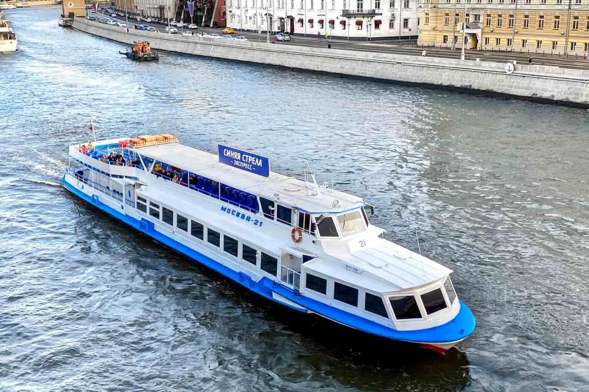 Теплоход Москва 21