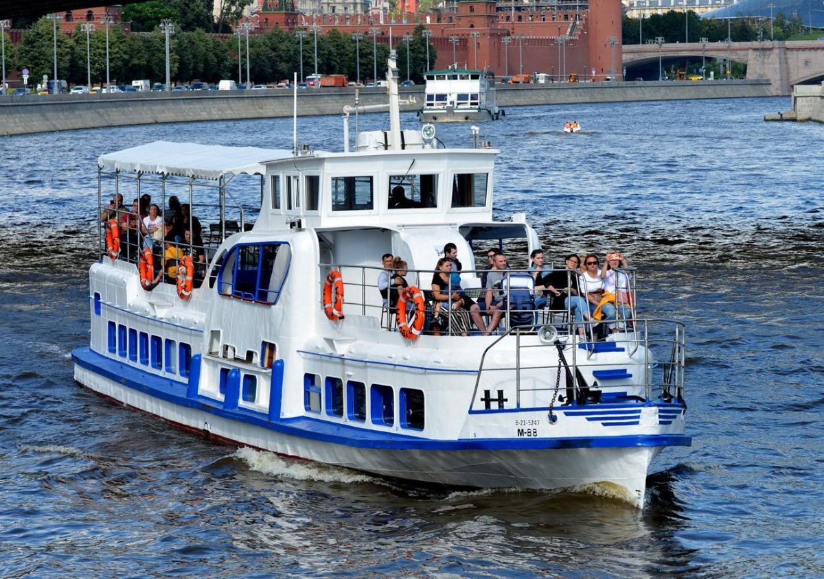 Теплоход Адмирал Москва