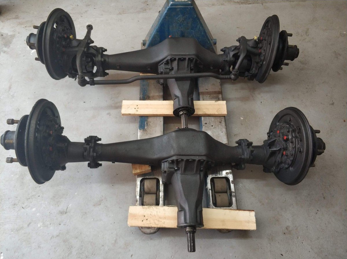 Unimog 404 мосты