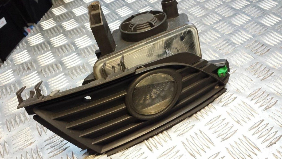 Опель Корса 2004 противотуманные фары