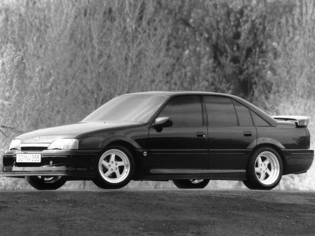 Опельлотус Амега