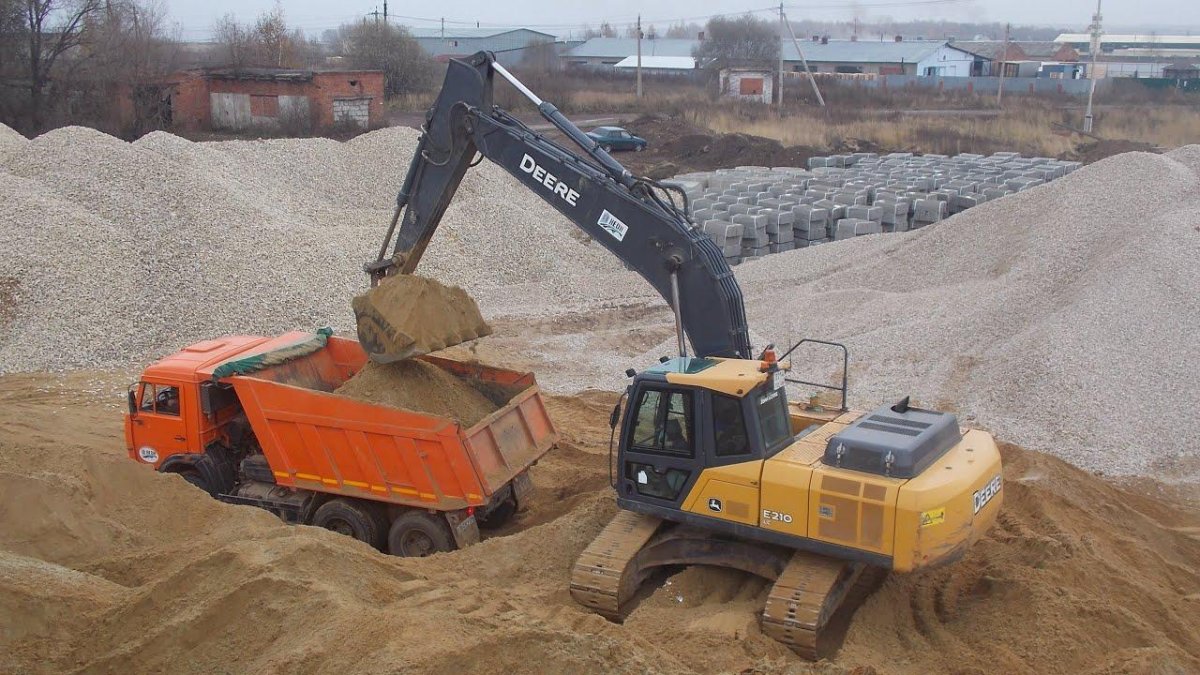 Экскаватор John Deere e210 LC