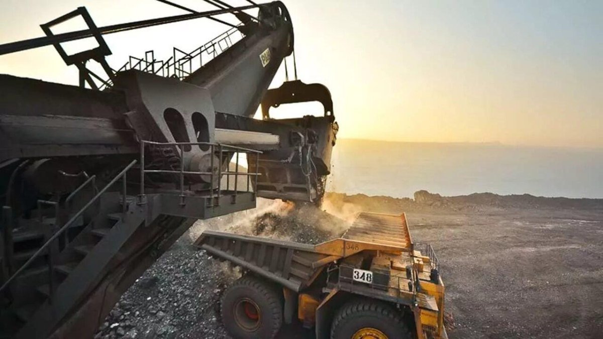 БЕЛАЗ-75600 самосвал