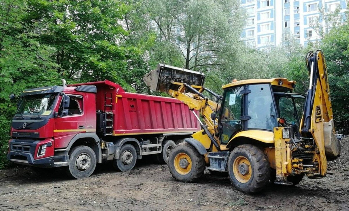 Погрузка грунта