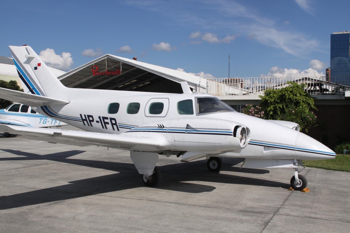 Beechcraft самолет