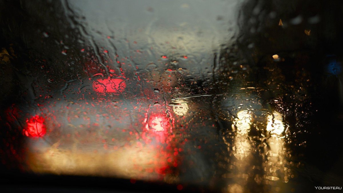 Капли на лобовом стекле
