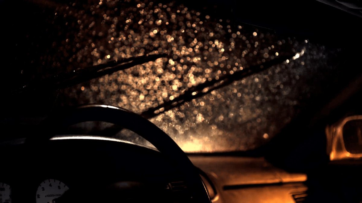 Машина лобовое стекло ночь