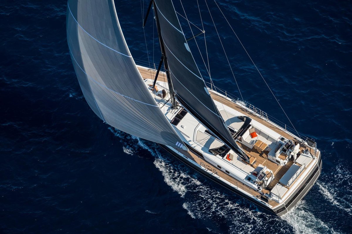 Парусная яхта Beneteau