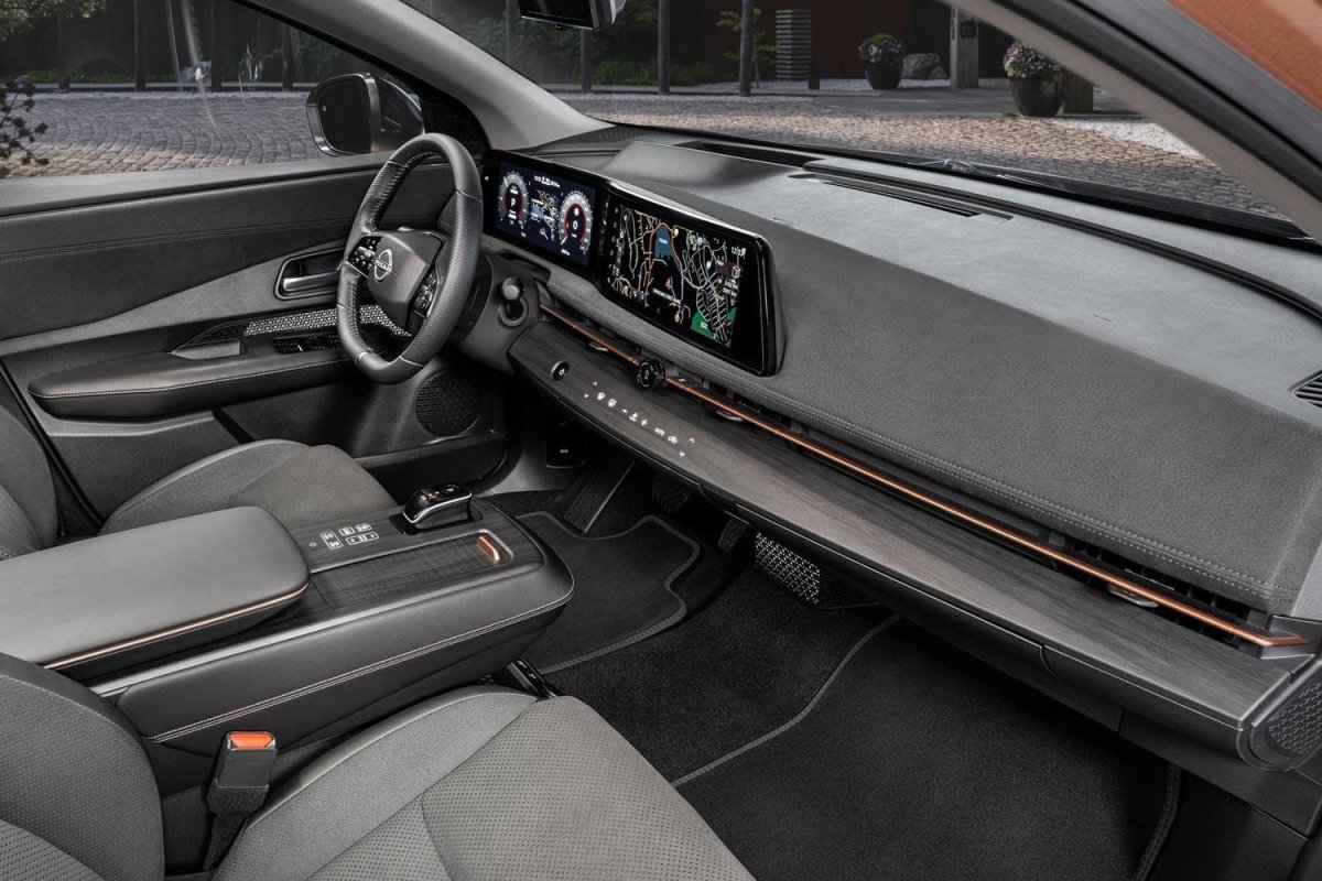 Nissan Ariya салон