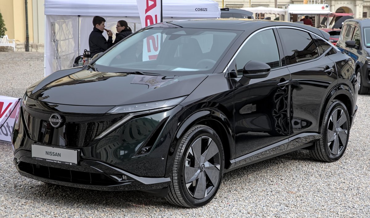 Nissan Ariya at,
