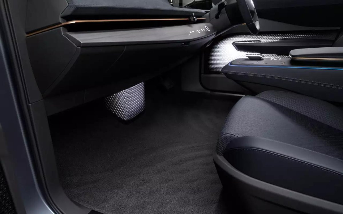 Nissan Ariya салон