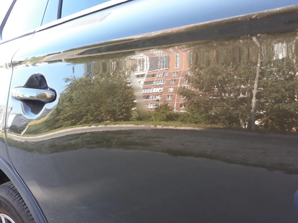 Следы птичьего помета на авто