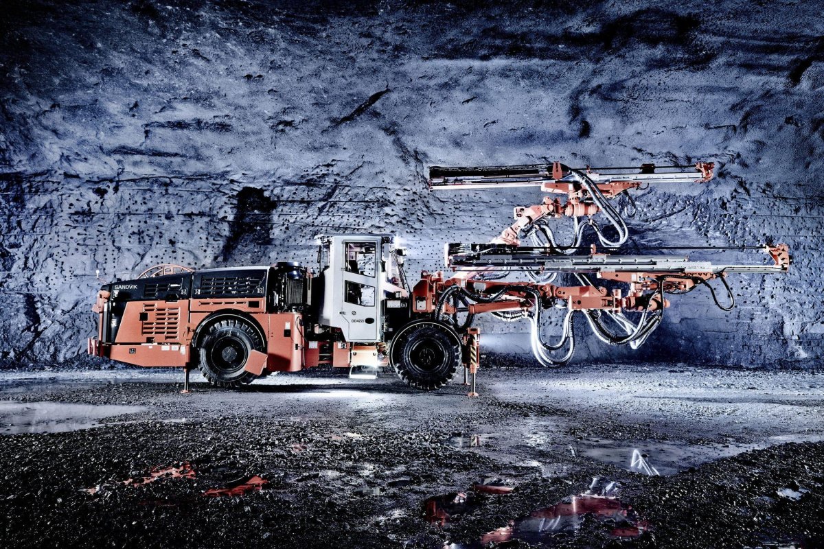 Буровая машина Sandvik dd321