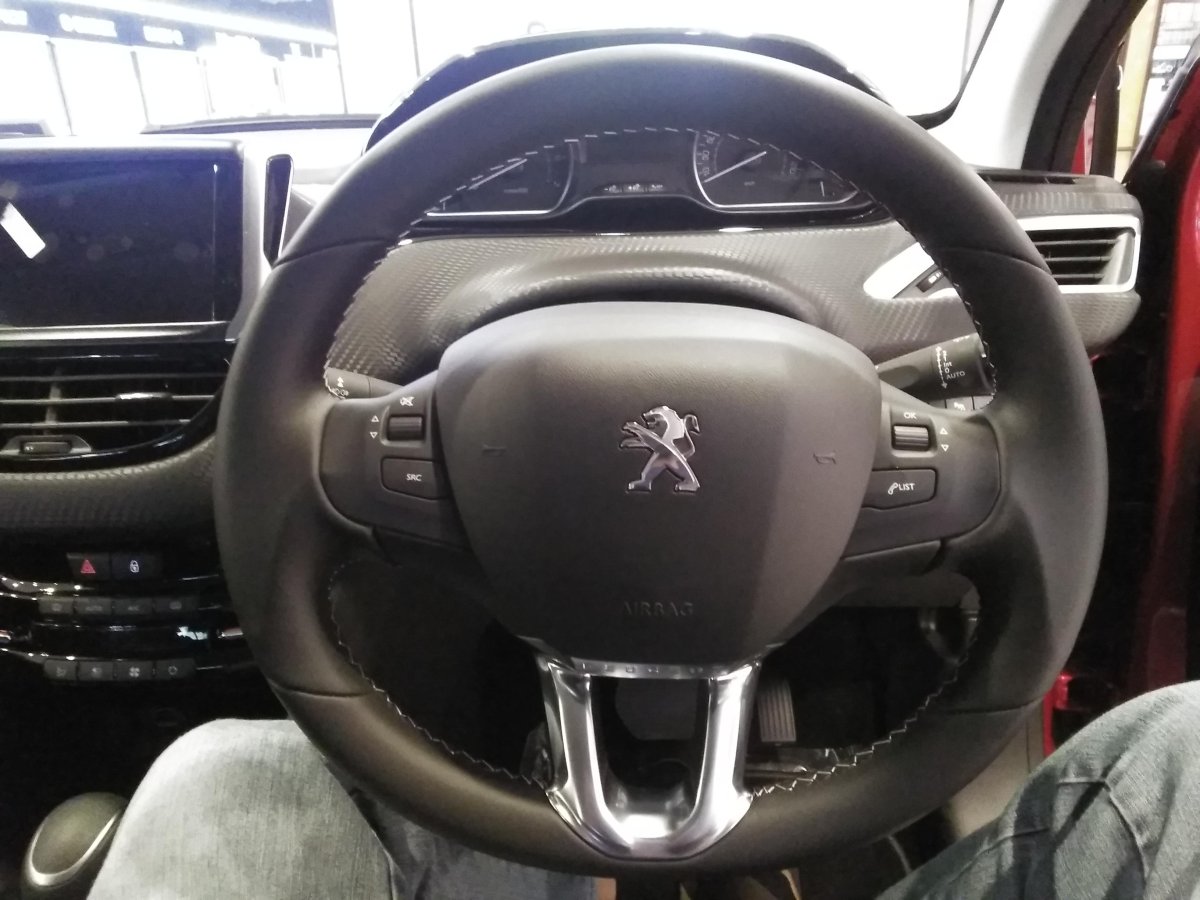 Накладка на руль Киа Рио 3