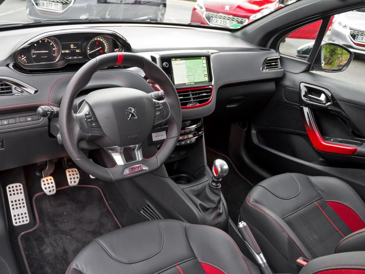 Peugeot 208 GTI 2021