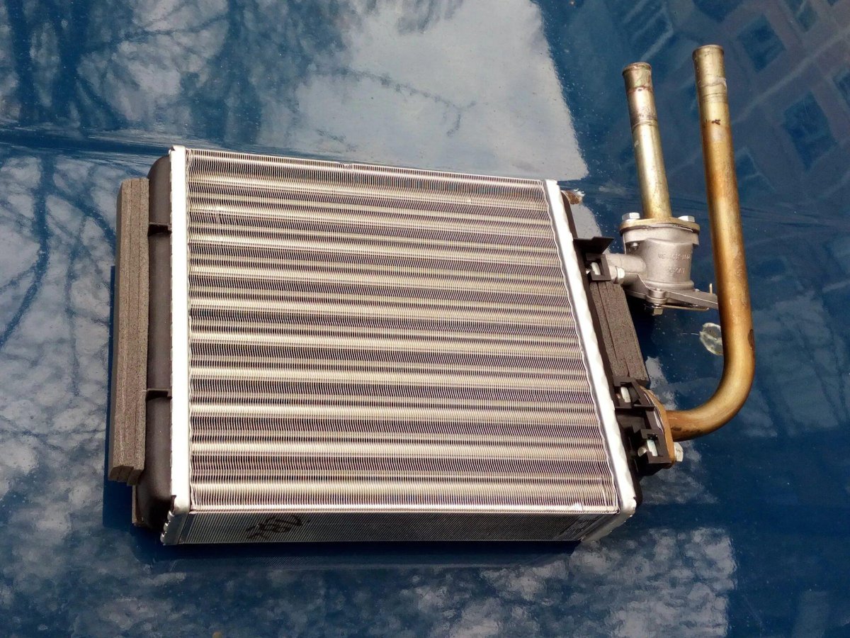 Радиатор печки Granta 1