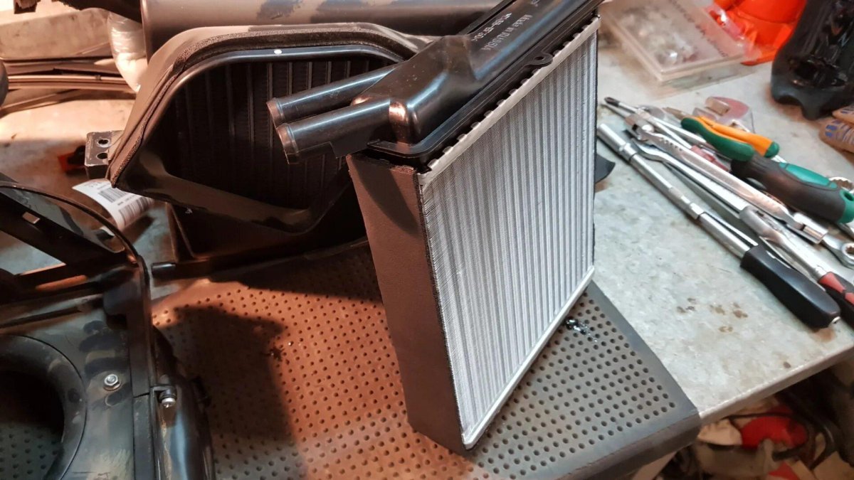 Радиатор печки Нива Шевроле